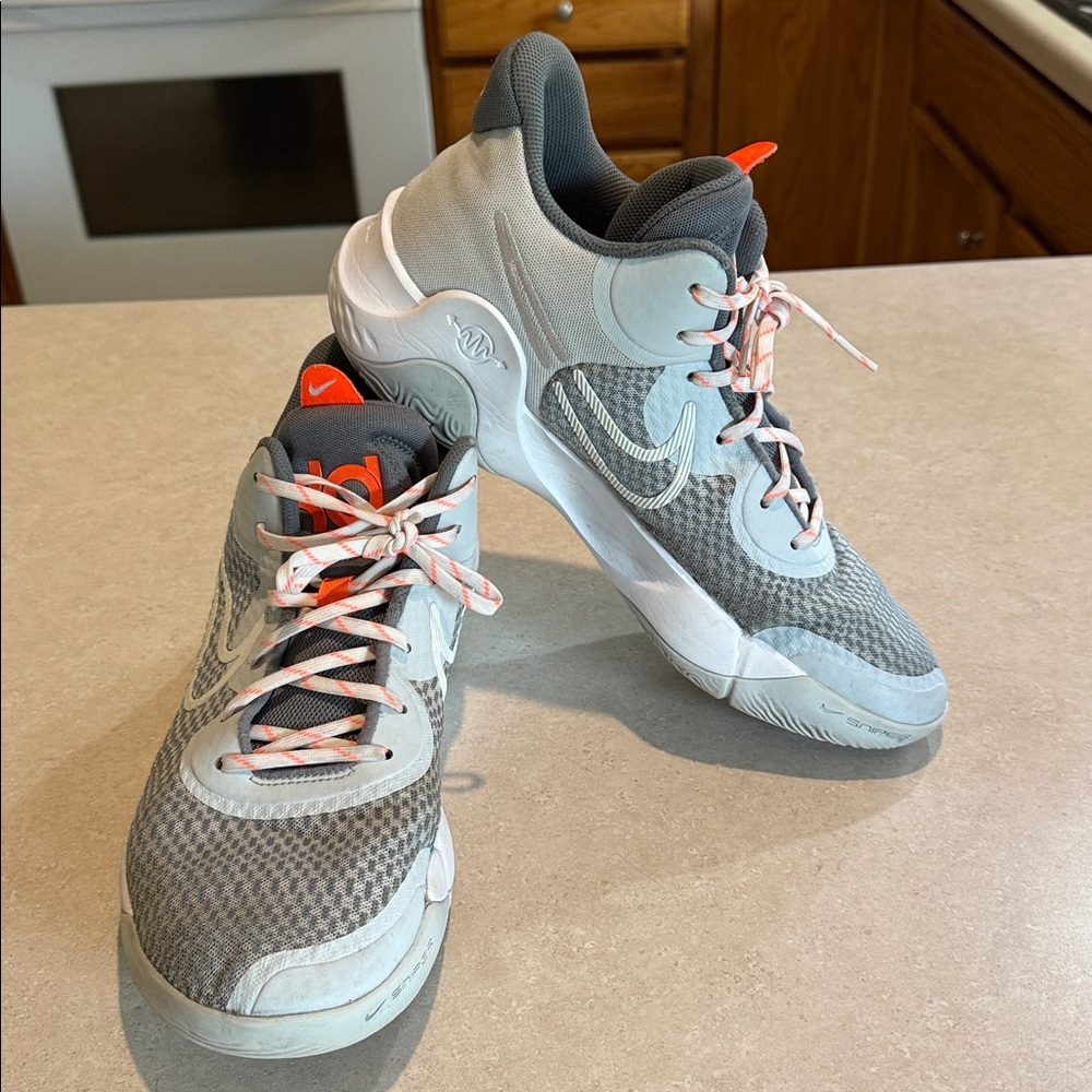 Nike Men's Size 11.5 KD Trey 5 IX Pure Platinum White-Cool Gray Basketball Shoes